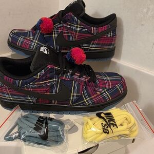 Nike Nardwuar SB Dunk Low Men size 11 New